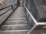 玄関アプローチ手摺階段